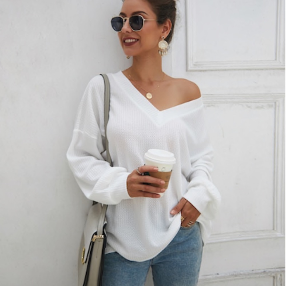 JUST IN ! White drop shoulder- Sweater - Picture 2 of 7